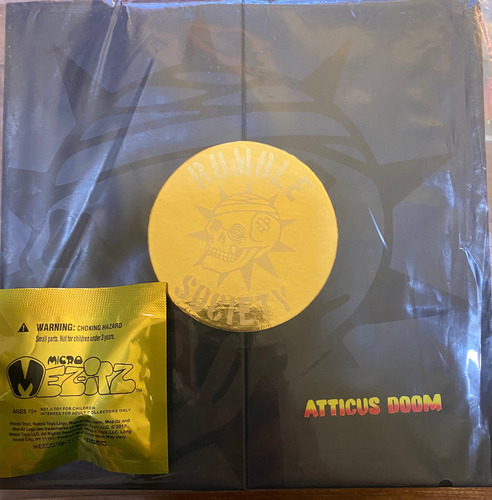 One:12 Collectible Mezco Rumble Society - Atticus Doom Nuevo