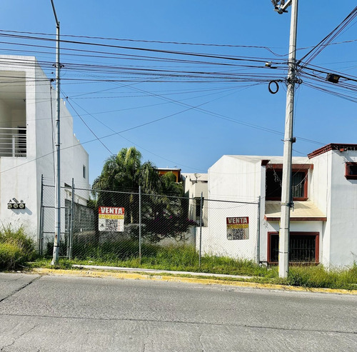 Oportunidad De Inversión: Terreno En Venta En Cumbres, Sobre Av. Principal