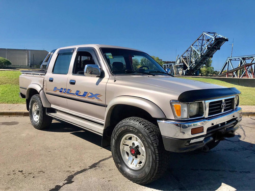 Toyota Hilux 2.8 D/cab 4x4 Millenium Sport E/lim 1999