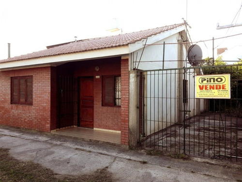 Imagen 1 de 16 de Chalet 3 Ambientes En Lote De 10 X 30m. Casa/chalet Sola En Lote | Santa Teresita