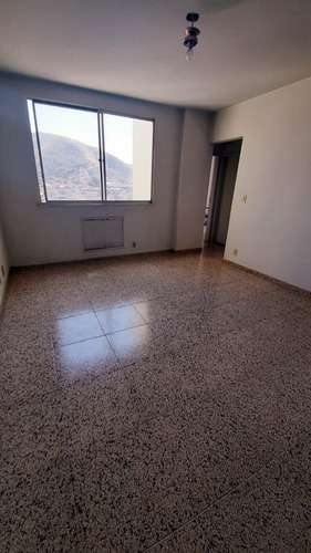 Imagem 1 de 15 de Apartamento Grande Com 2 Quartos Área À Venda- Cascadura - Com Habite-se - Aea2401