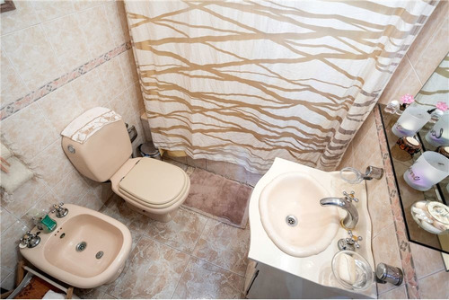 Venta Casa 6 Amb.villa Devoto Garage Quincho Playr
