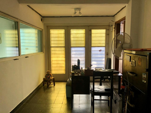 2 Unidades En Block De 3 Amb Cada Una - Sobre Lote De 8,66 X 24.48 !!! Ideal 2 Familias !