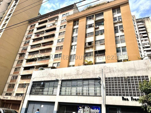 Apartamento En Alquiler Parroquia La Candelaria 24-18210