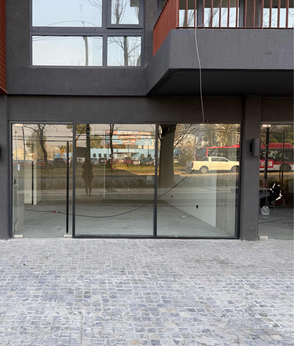 Increíble Local Comercial En Avda Las Condes