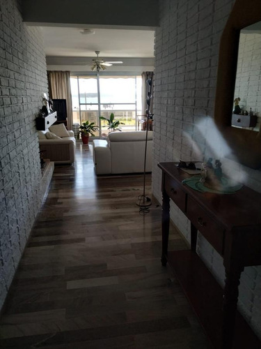 Departamento - Playa Mansa