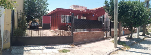 Casa En Venta - 3 Dormitorios 1 Baño - 300mts2 - Ciudad De San Luis