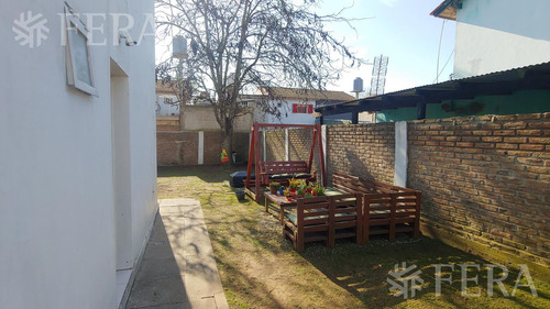 Venta De Casa De 3 Ambientes Con Cochera En Longchamps
