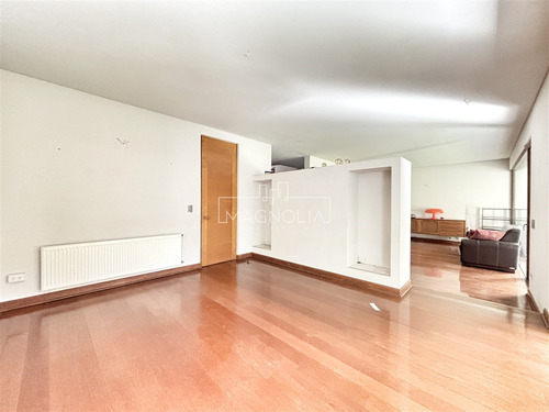 Casa En Venta De 6 Dorm. En Colina