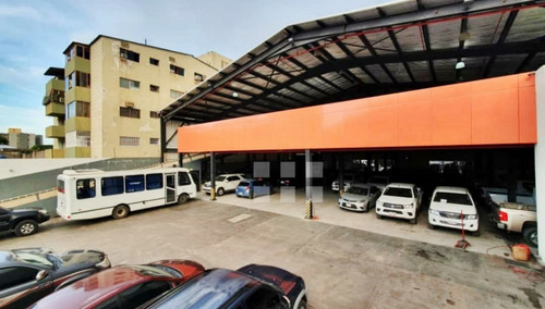 Imagen 10 de 11 de Edifio Empresarial De Lujo