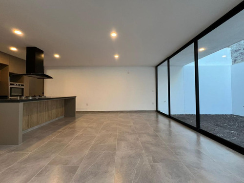 Casa En Zibatá Con Sala Doble Altura Y Sala De Tv