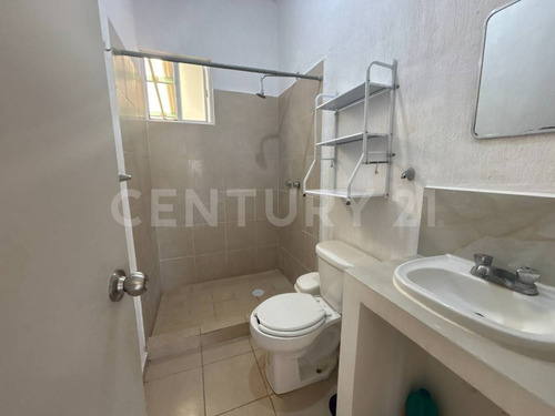Casa De 2 Recámaras En Privada Chuburna