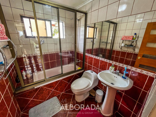 Se Vende Amplia Casa En Lomas San Andrés