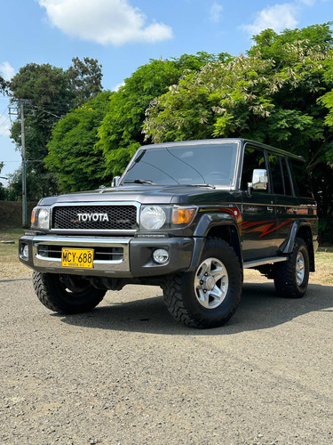 Toyota Land Cruiser 4.0 Grj76