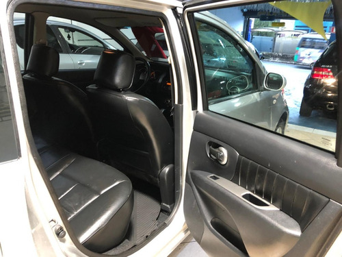 Nissan Livina 2012 1.8 Flex Sl Completo Automático Prata