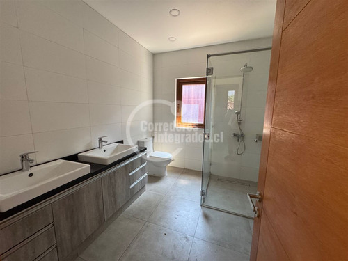 Casa En Venta De 7 Dorm. En Las Condes