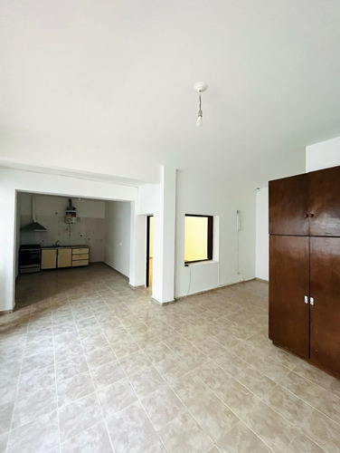 Imagen 2 de 9 de Depto Pb Interno - 2 Dormitorios - Sin Expensas