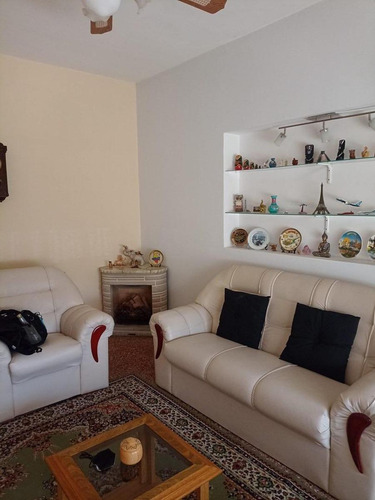 Casa En Venta - 2 Dormitorios 1 Baño 1 Cochera - 259mts2 - Bernal