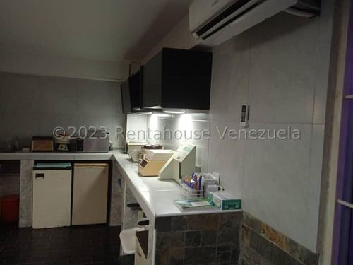 En Av. ''montes De Oca'', Urb. ''padre Alfonso'', Valencia, Local Comercial, Eloisa Mejia 24-13715