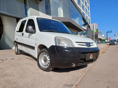 Imagen 2 de 14 de Peugeot Partner 2016 1.6 Hdi Furgon Confort 5as
