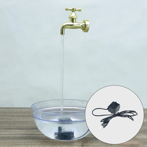 Regadera Con Caño Que Fluye Invisible, Fuente De Agua