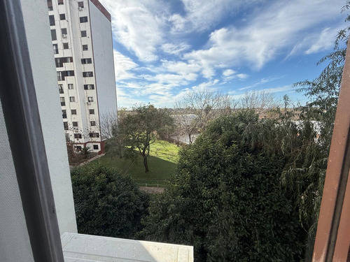 Venta De Departamento 3 Ambientes A Metros Del Centro De Wilde, Excelente Ubicacion.