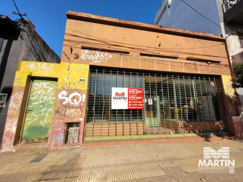 Local En Zona Martinez De 322 M2.