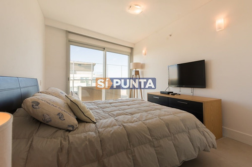 Imagen 15 de 30 de Apartamento Penthouse, 4 Dormitorios Y Dependencia, Brava, Punta Del Este, Alquiler