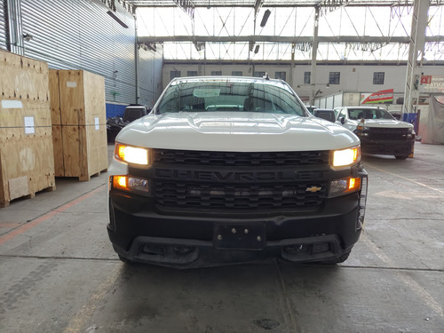 Chevrolet Silverado 4.3 WT Dob Cab V6 4x4