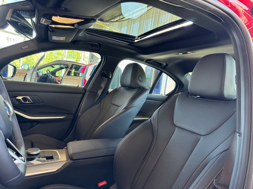 BMW Serie 3 3.0 330i Sedan Sport Line 252cv