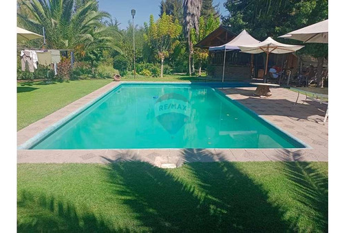 Venta De Hermosa Parcela Con Gran Casa Con Cava!!