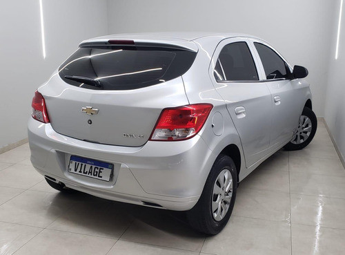 Chevrolet Onix Onix 1.0 LT SPE/4