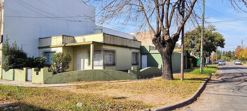 Casa  En Venta Ubicado En El Palomar, Morón, G.b.a. Zona Oeste