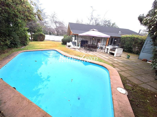 Casa En Venta 4 Dormitorios, Dominicos Antiguo Las Condes