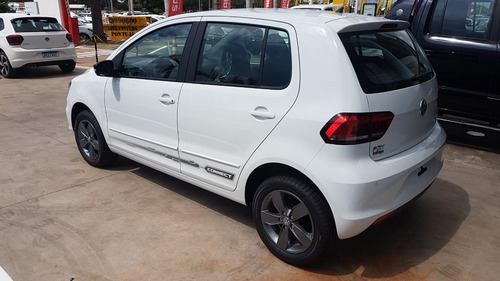 Imagem 3 de 5 de Volkswagen Fox 1.6 Msi Connect (flex)