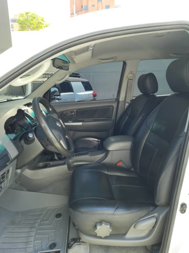 Imagen 8 de 10 de Toyota Hilux Kavak