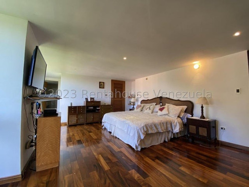 Apartamento De 351 M, En Alquiler En La Lagunita Country Club 25-18604
