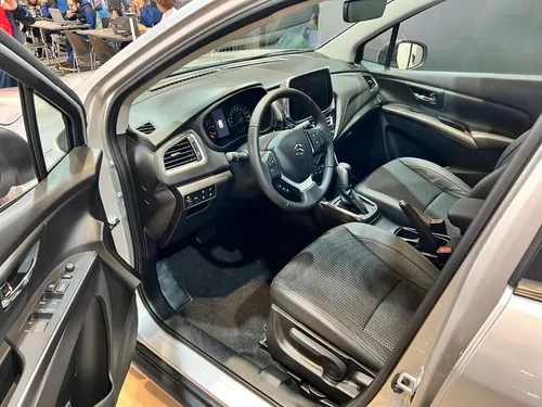 Suzuki New Scross 4x2 Automática Híbrida 2025