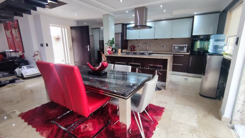 Imagen 1 de 15 de Fernando Perez Vende Hermoso Townhouse En El Rincon Naguanagua