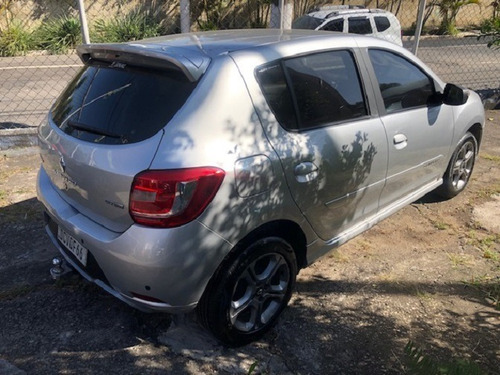 Imagem 4 de 6 de Renault