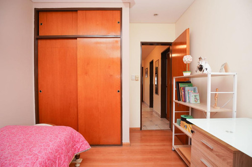 Venta | Amplio Duplex De 3 Dormitorios Playroom. Jardín Propio.