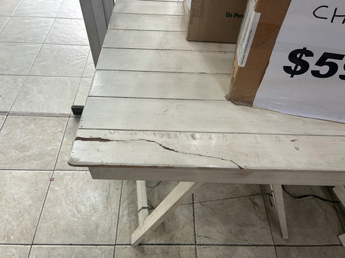 Mesa Madera Pintada Con Caballetes Blanco (Usado)