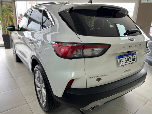 Imagen 18 de 25 de Ford Kuga Hibrida - Automotores Rosales