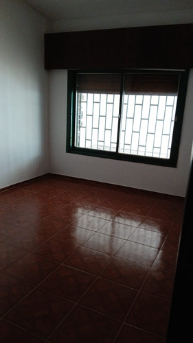 En Alquiler! Casa 3 Dormitorios - Patio C Asador Cochera ¡pleno B Jardin!