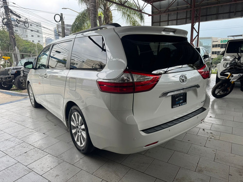 Toyota Sienna 3.5 Limited At