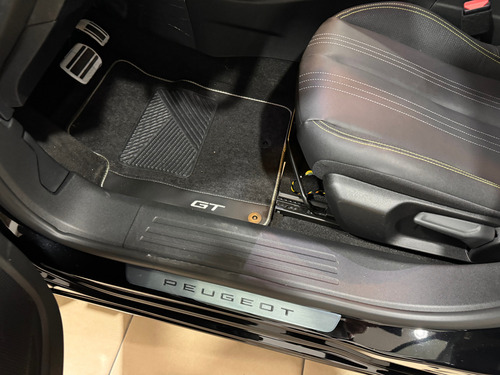 Peugeot 2008 1.0T Gt