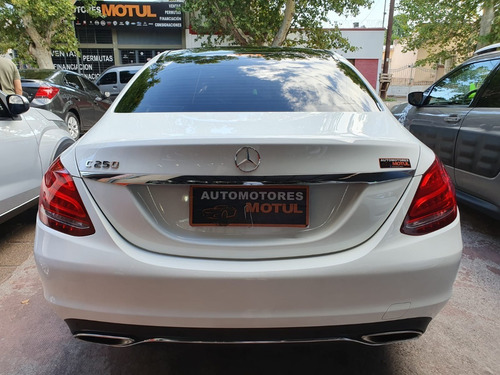 Imagen 8 de 8 de Mercedes C-250 At 2.0 2017-58.000km. Servicios Oficiales.