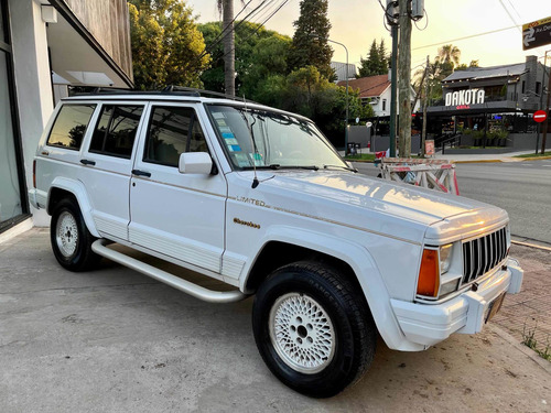 Imagen 3 de 18 de Jeep Cherokee Límited-4wd 4dr Row