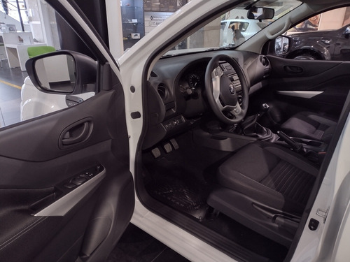 Imagen 8 de 11 de Renault Alaskan 2021 2.3 Bit 16v Emotion Mt 4x2