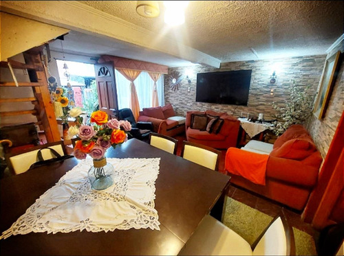 Casa En Venta En Peñalolén, Js
